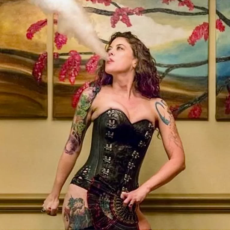 handmade black croc leather sweetheart corset bodice silver clasps renaissance festival design